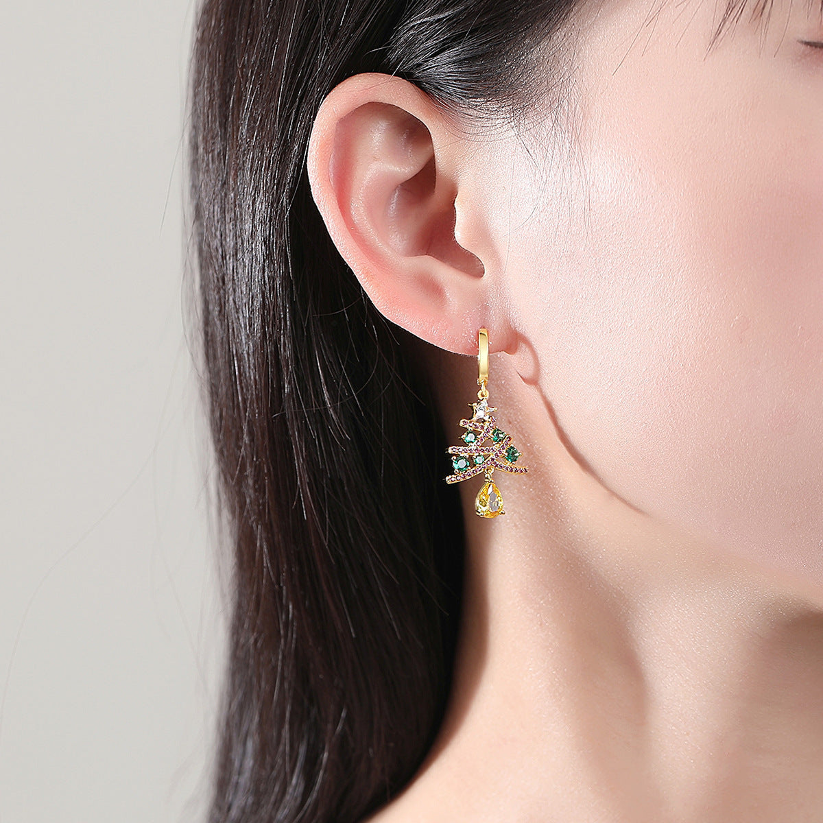 Festive Sparkle, Elegant Style – Tree Earrings